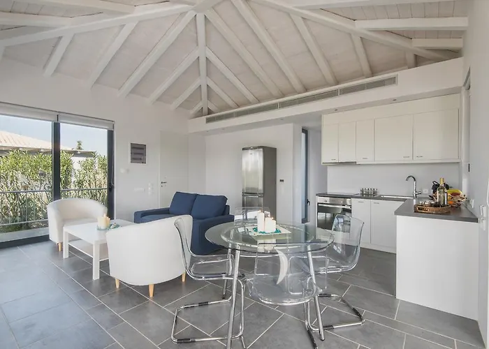 Minimal Sea View Maisonette Semesterbostad *