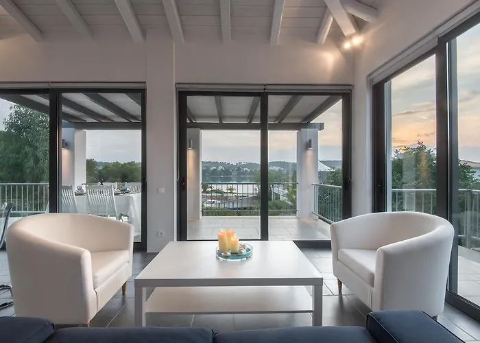 Semesterbostad Minimal Sea View Maisonette *
