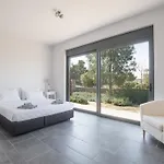Minimal Sea View Maisonette Holiday home *