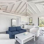 Minimal Sea View Maisonette *