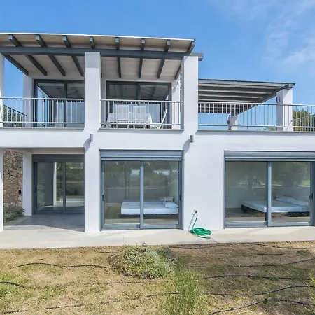 Minimal Sea View Maisonette Holiday home *