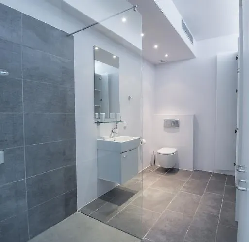 Minimal Sea View Maisonette *